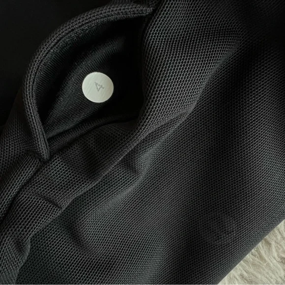 Lululemon Athletica Full Length High Rise Leggings w/ Mesh Detailing Size 4 - Picture 6 of 6